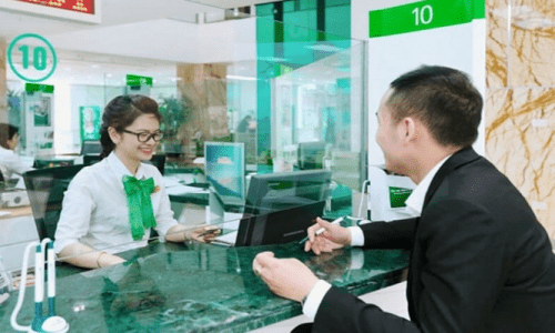 Có nên vay tín chấp ngân hàng Vietcombank không?
