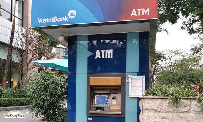 Kiểm tra số dư tại cây ATM